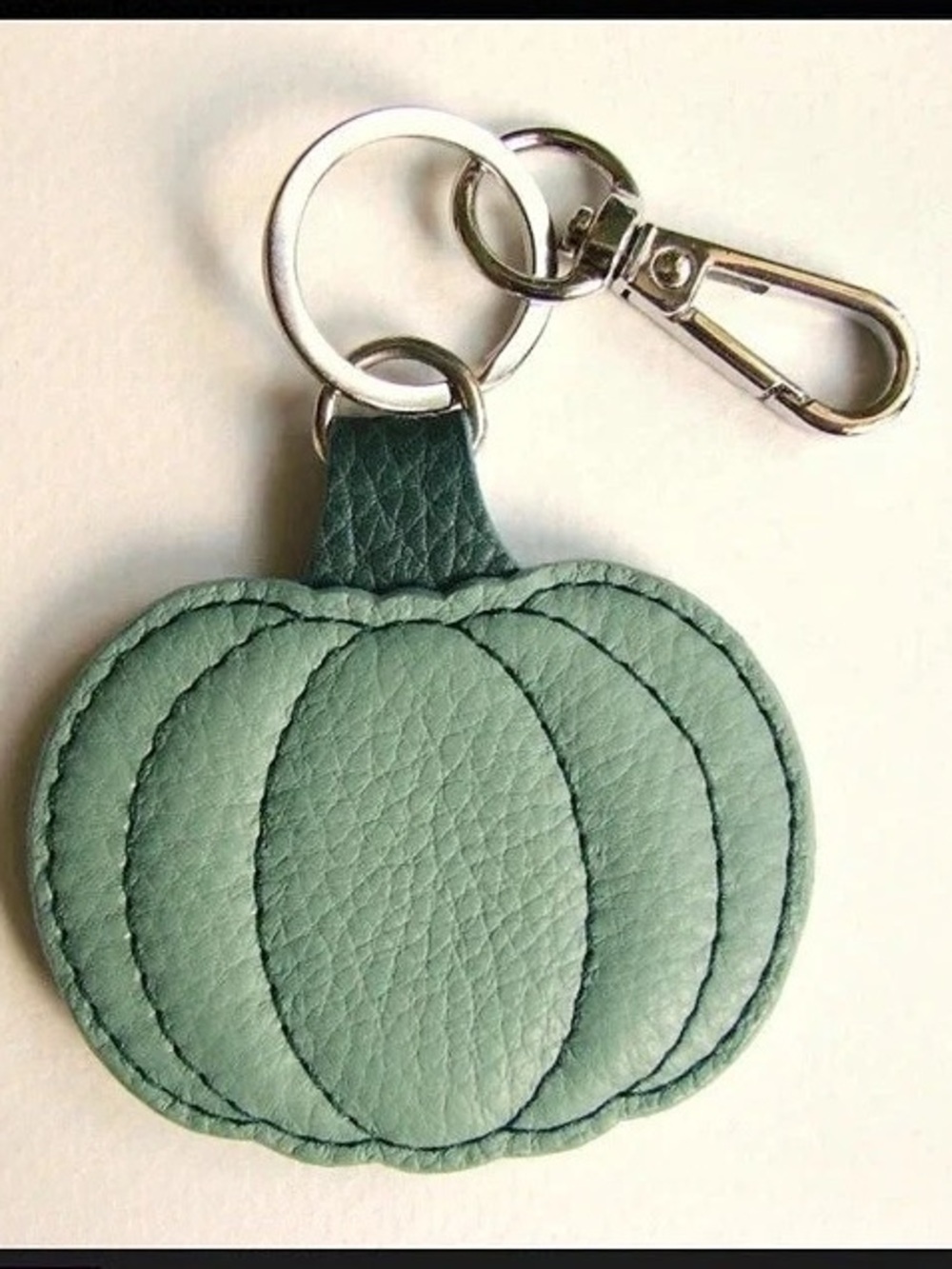 Pumpkin Keychain in Green vegan leather NWT